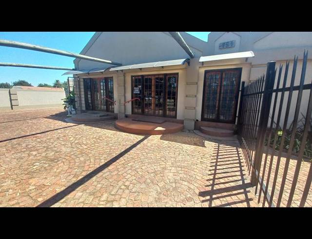 OFFICE FOR SALE IN THREE RIVERS
